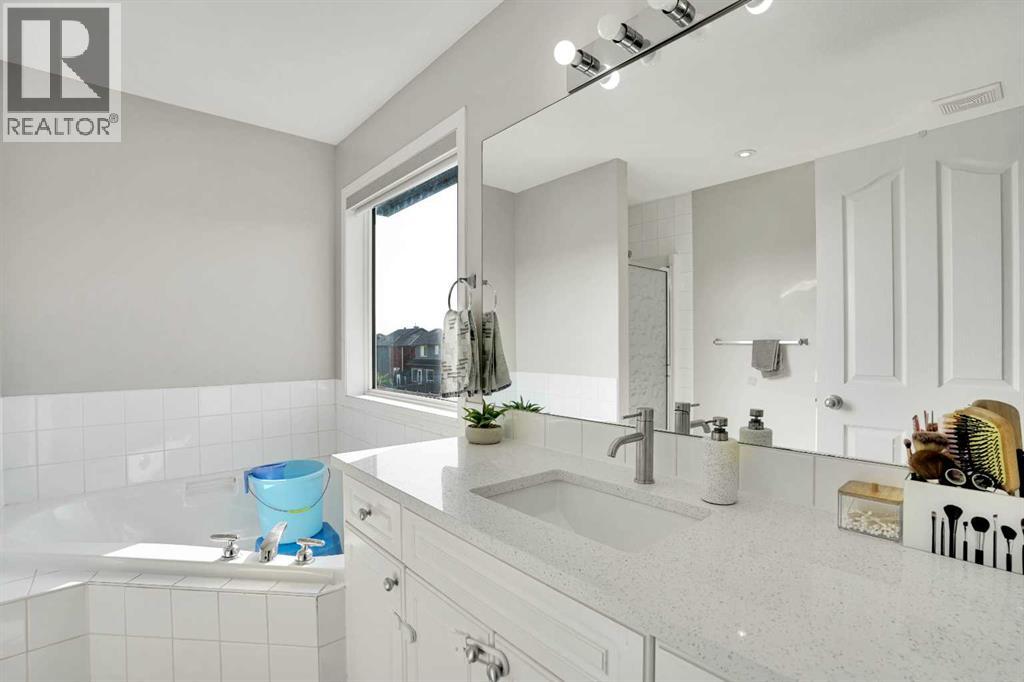 151 Saddlehorn Close NE - 18