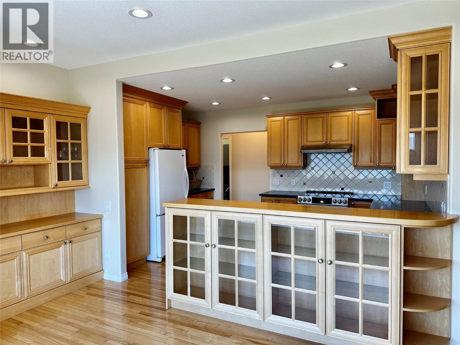#21 880 Christina Place - 8