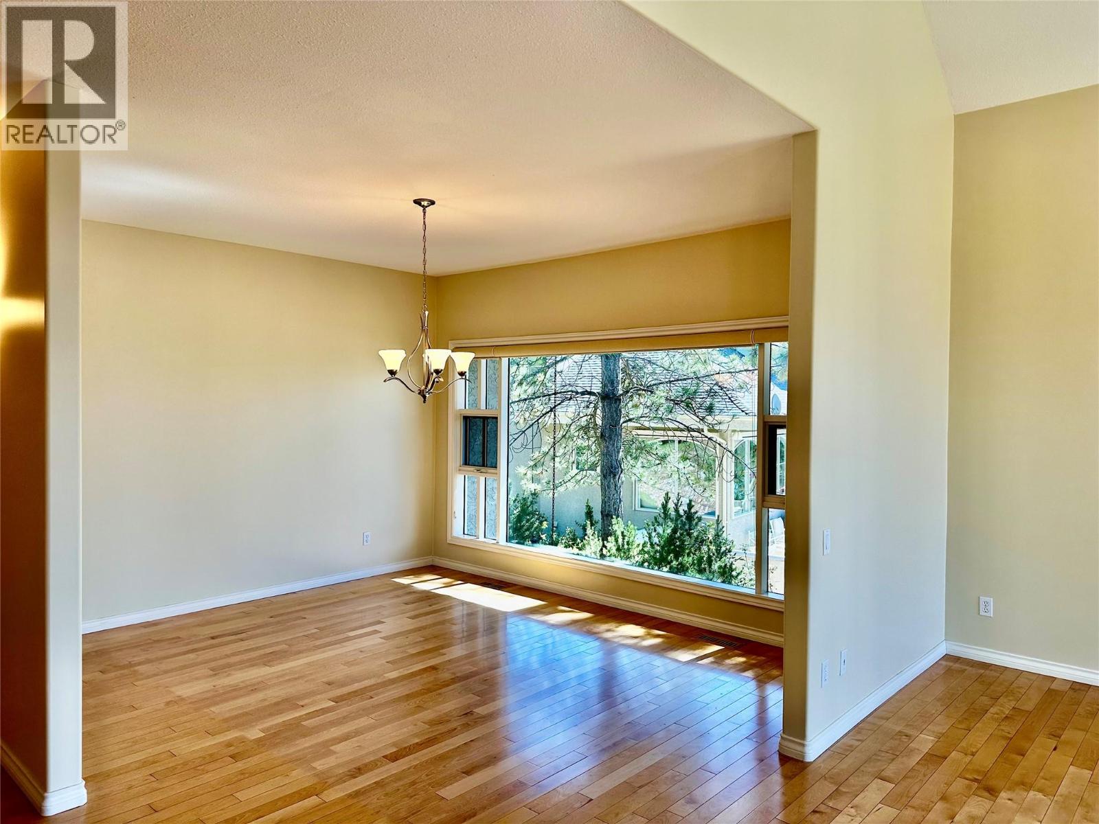 #21 880 Christina Place - 6