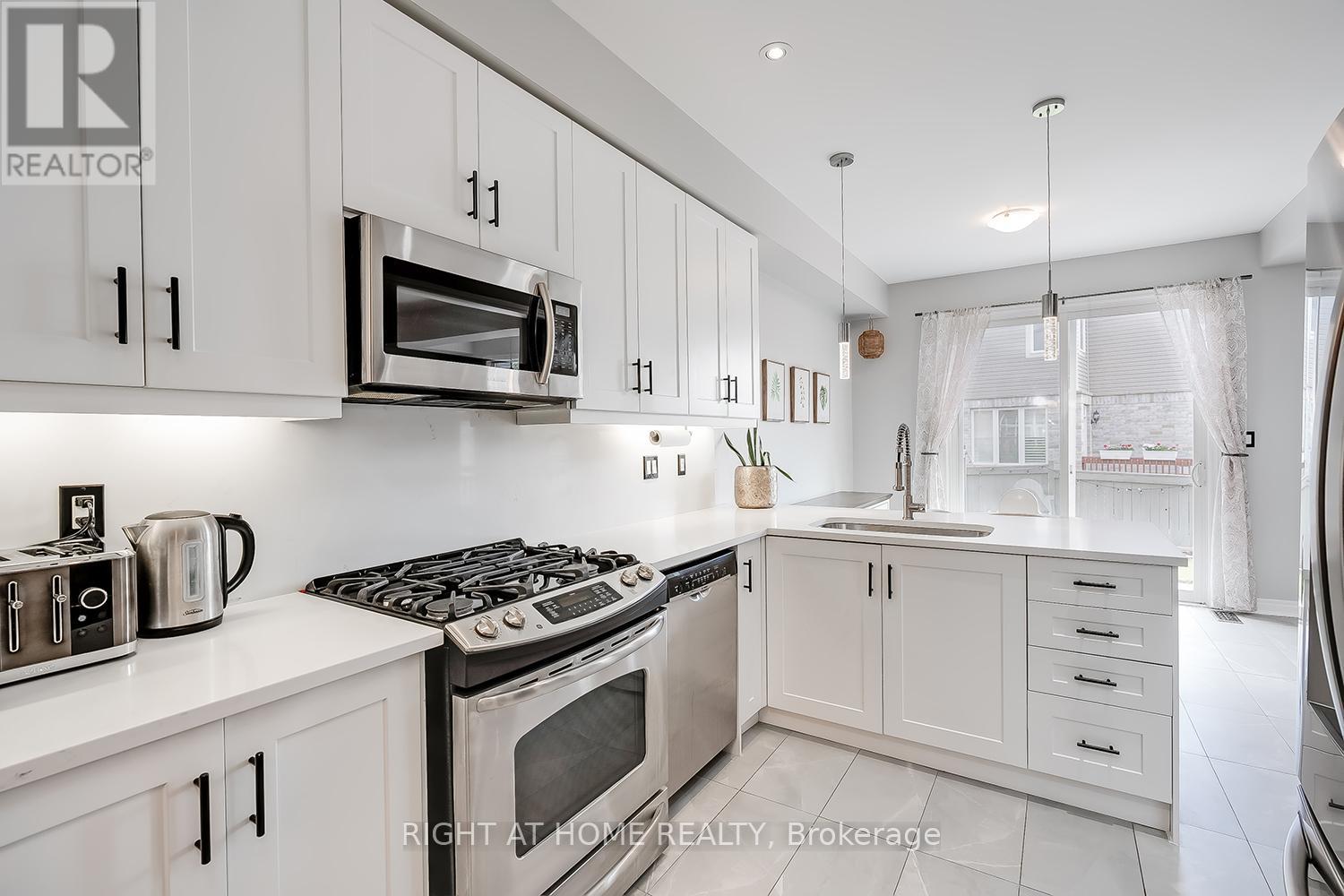 2033 TRAWDEN WAY - 10