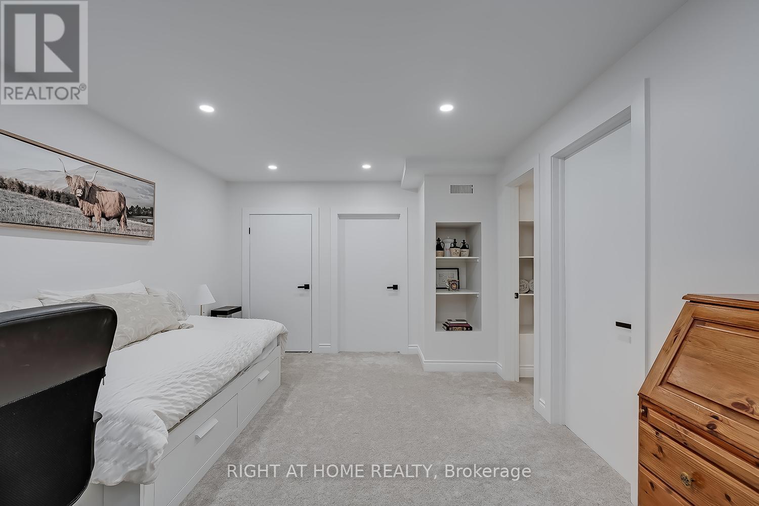 2033 TRAWDEN WAY - 21