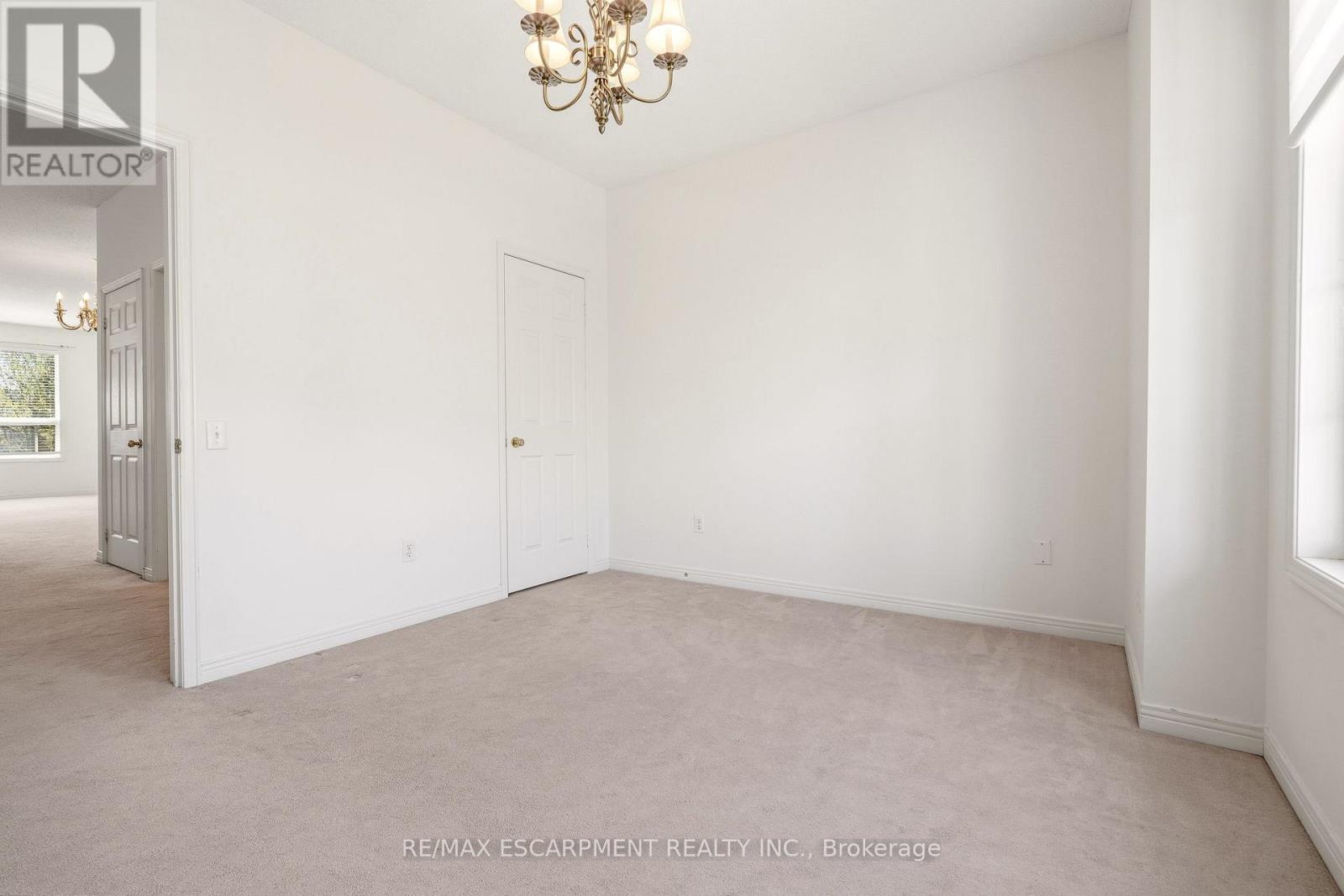 #40 4400 MILLCROFT PARK DRIVE - 30