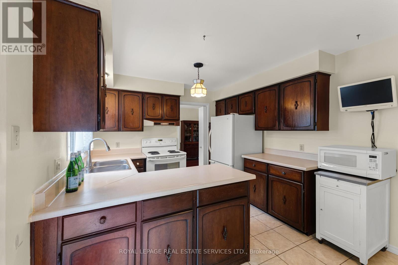 88 GERMORDA DRIVE - 16