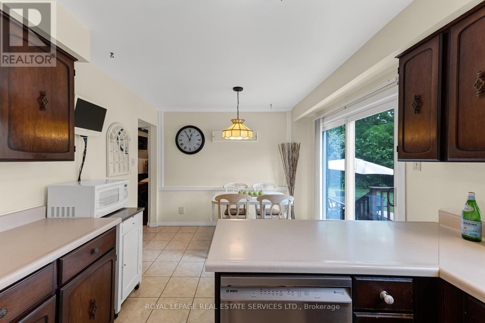 88 GERMORDA DRIVE - 17