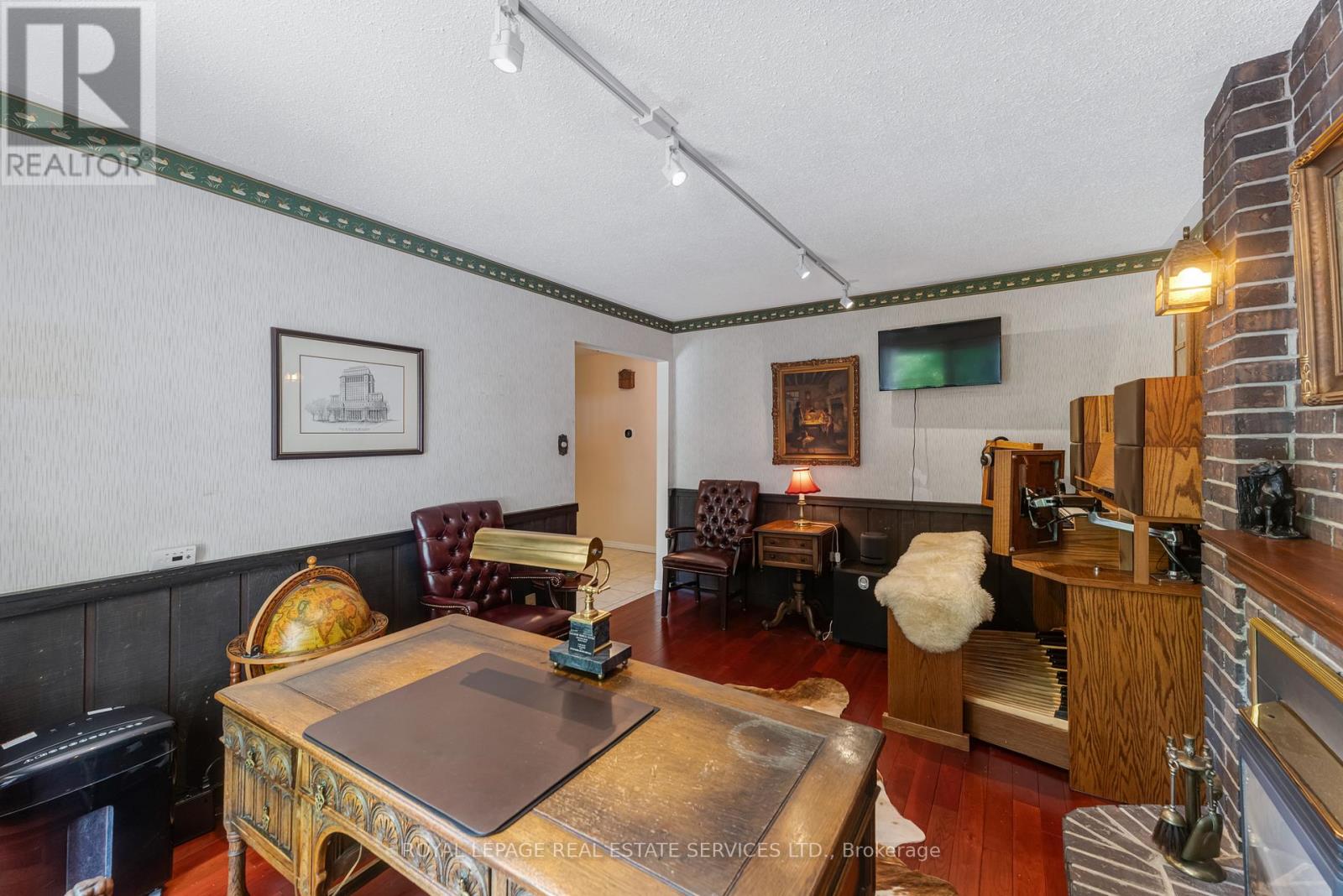 88 GERMORDA DRIVE - 23