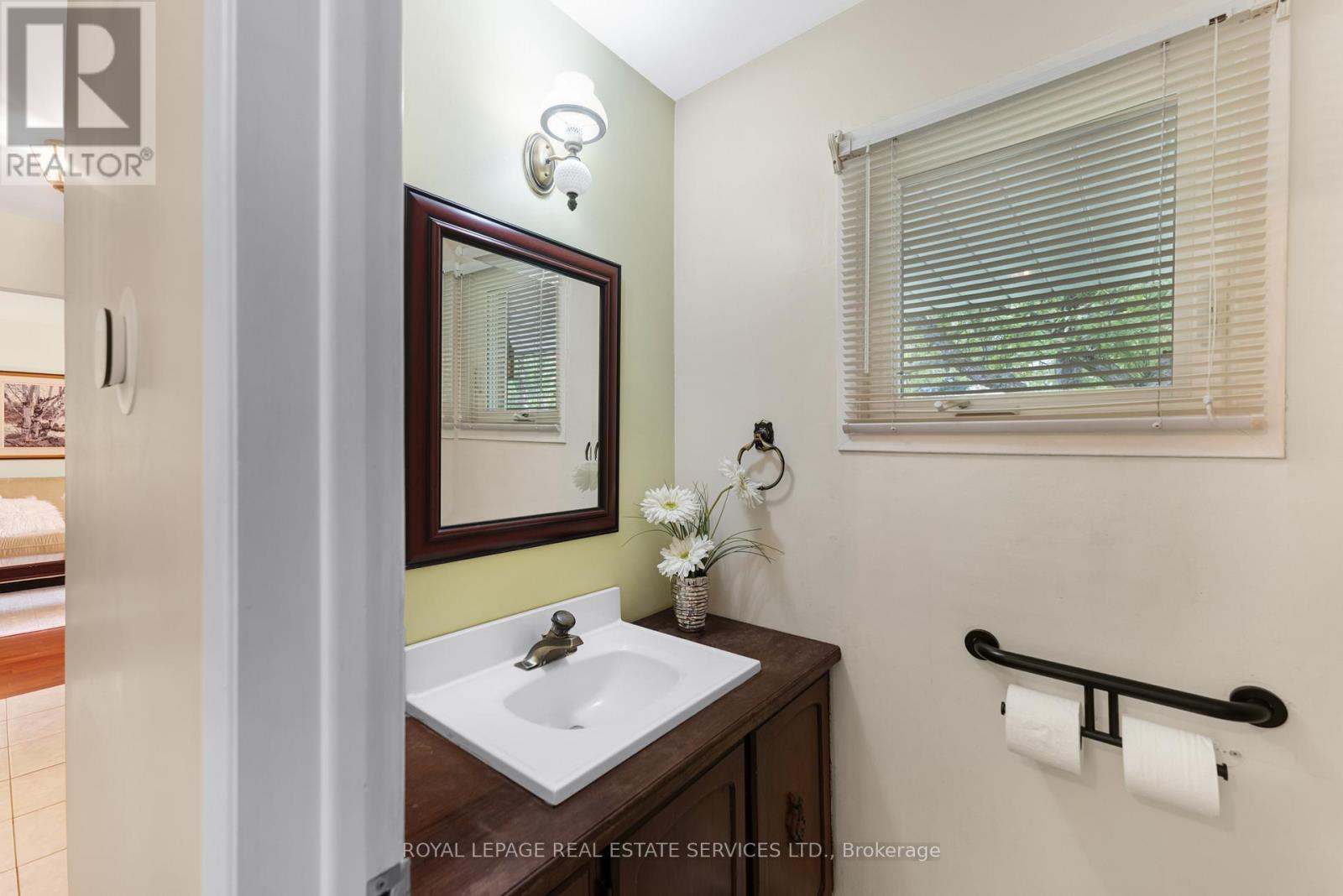 88 GERMORDA DRIVE - 24