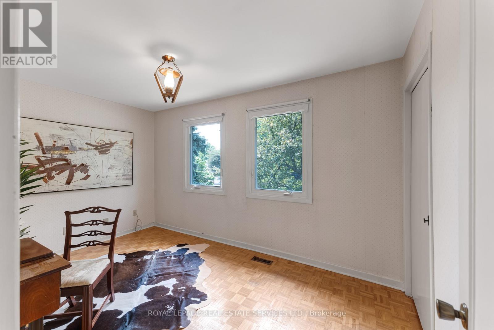 88 GERMORDA DRIVE - 36