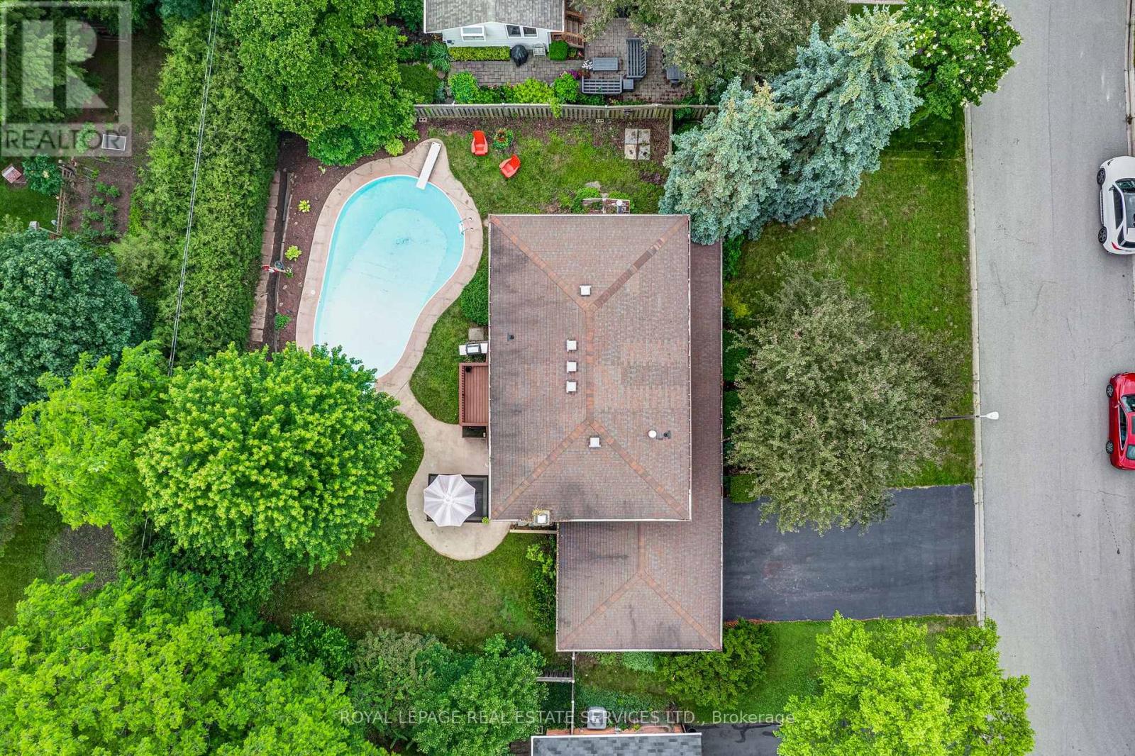 88 GERMORDA DRIVE - 38