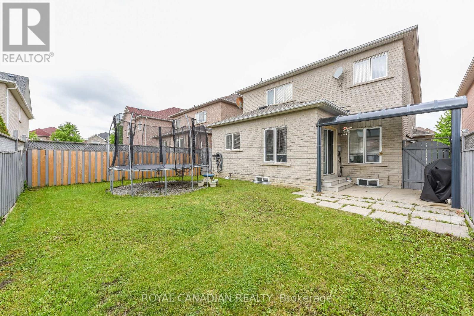 29 DEWSIDE DRIVE - 32