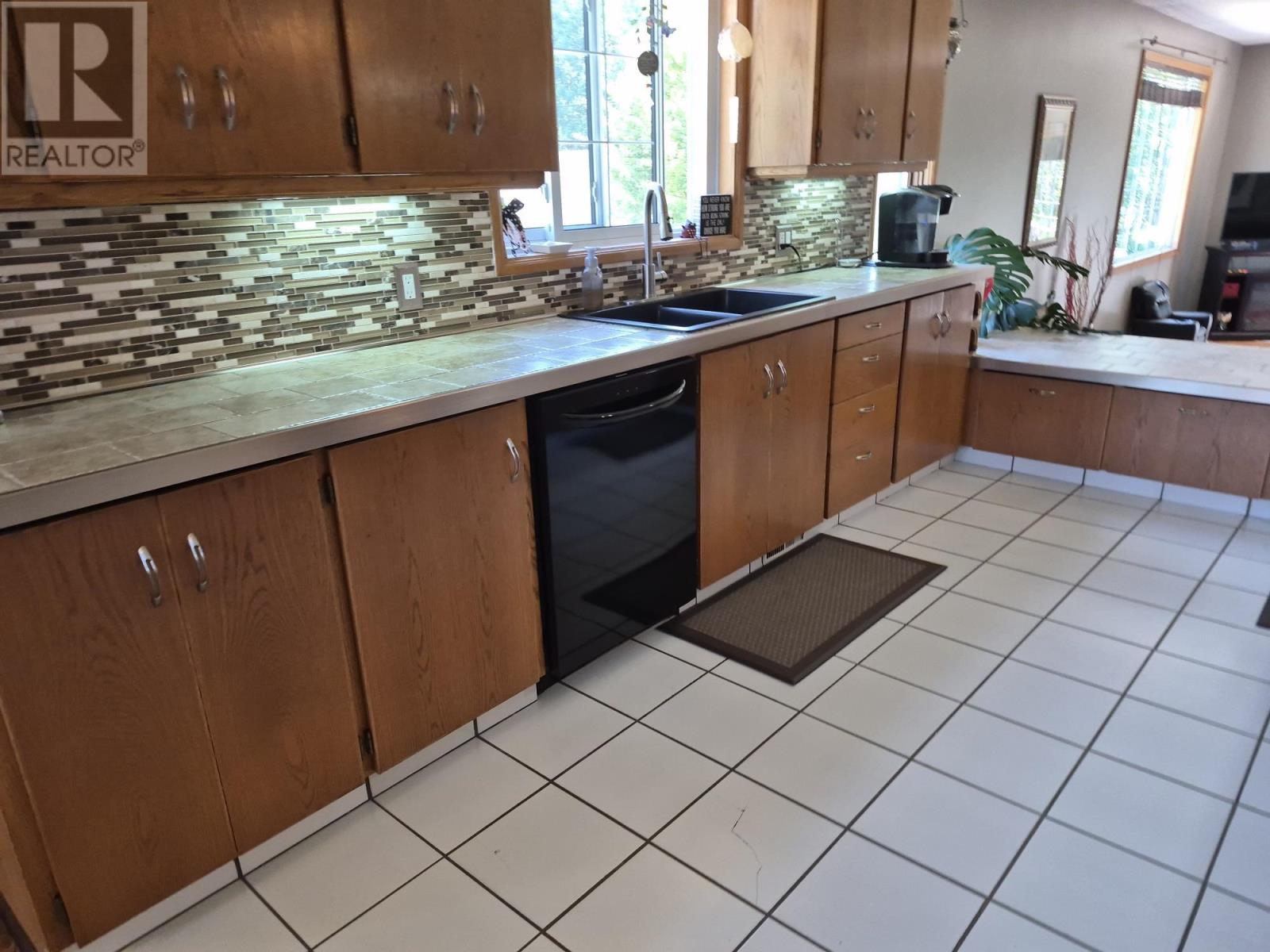 104 Centennial Drive - 11