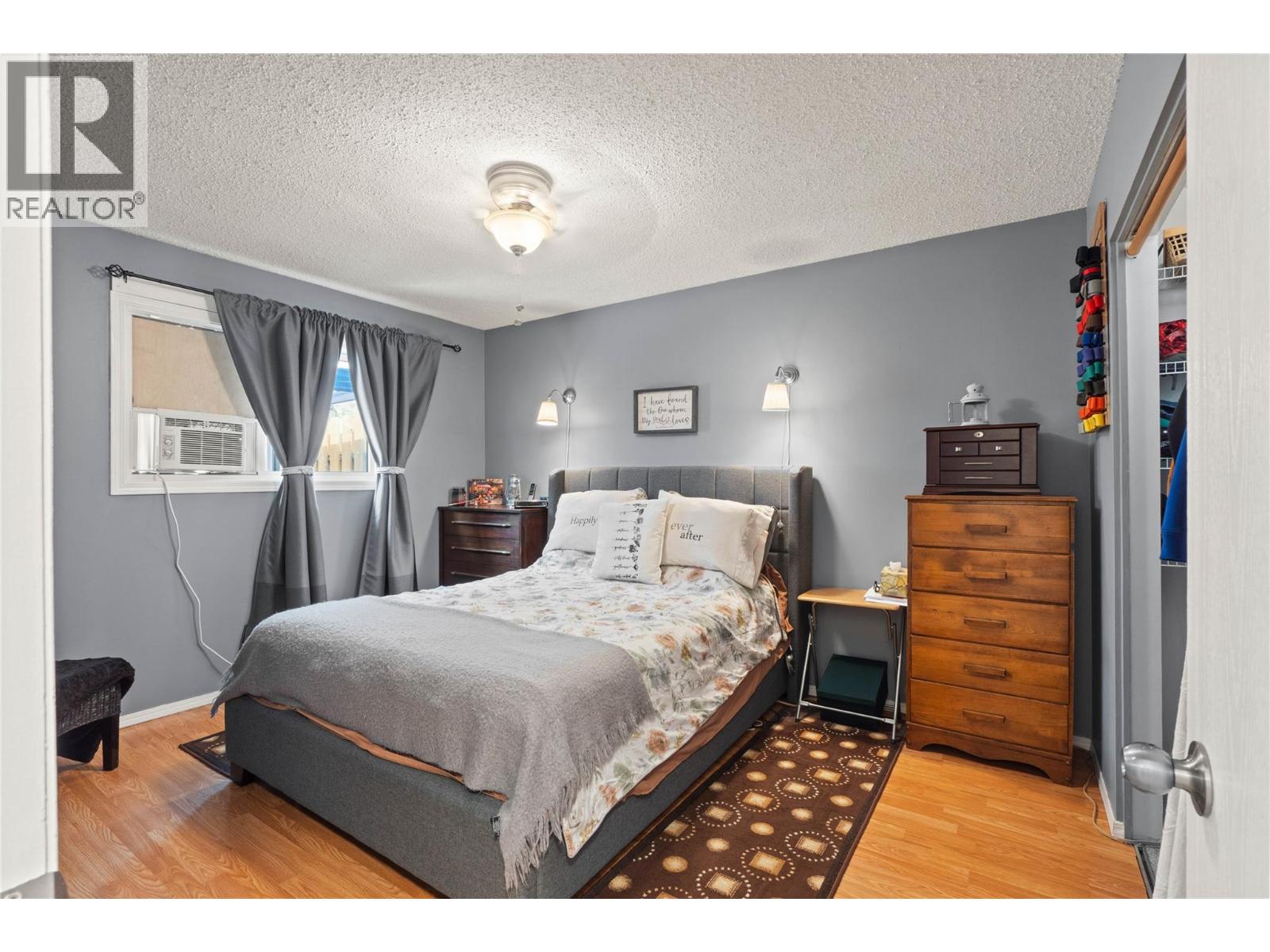 333 WADDINGTON Drive - Image 10