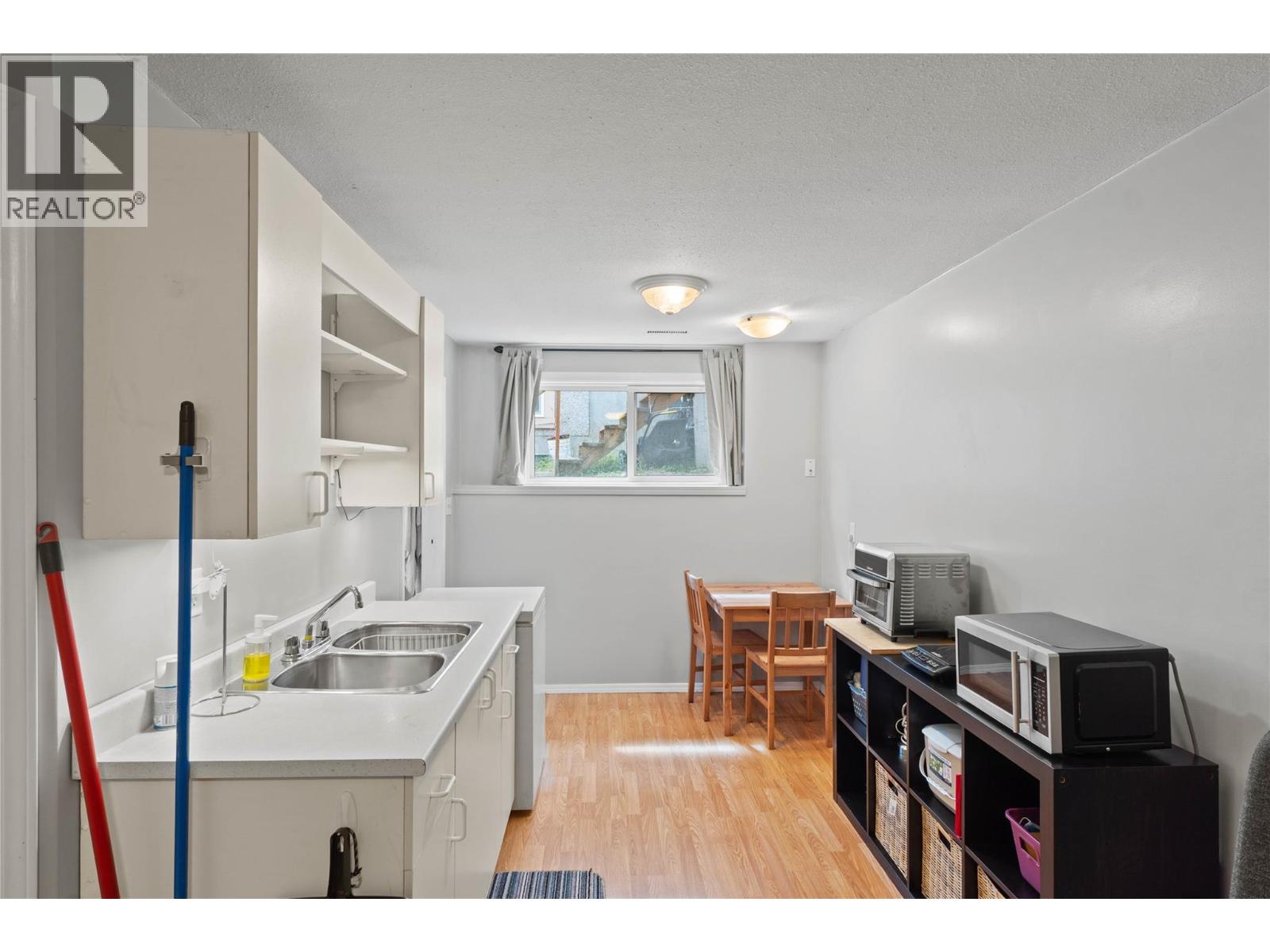 333 WADDINGTON Drive - Image 14