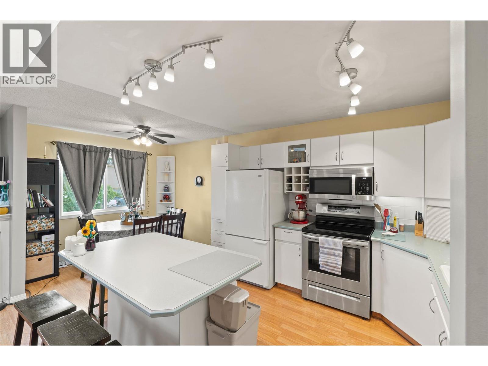 333 WADDINGTON Drive - 7