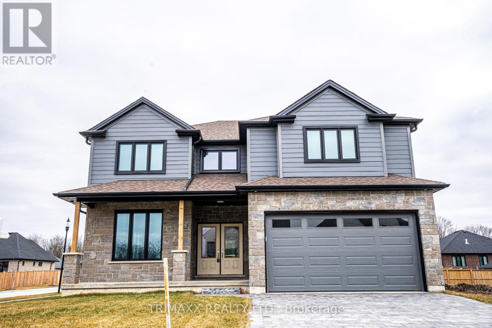 188 FOXBOROUGH PLACE - 1