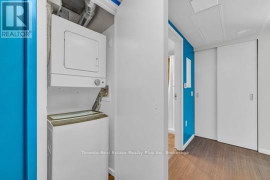 #1918 105 CHAMPAGNE AVENUE S - 18