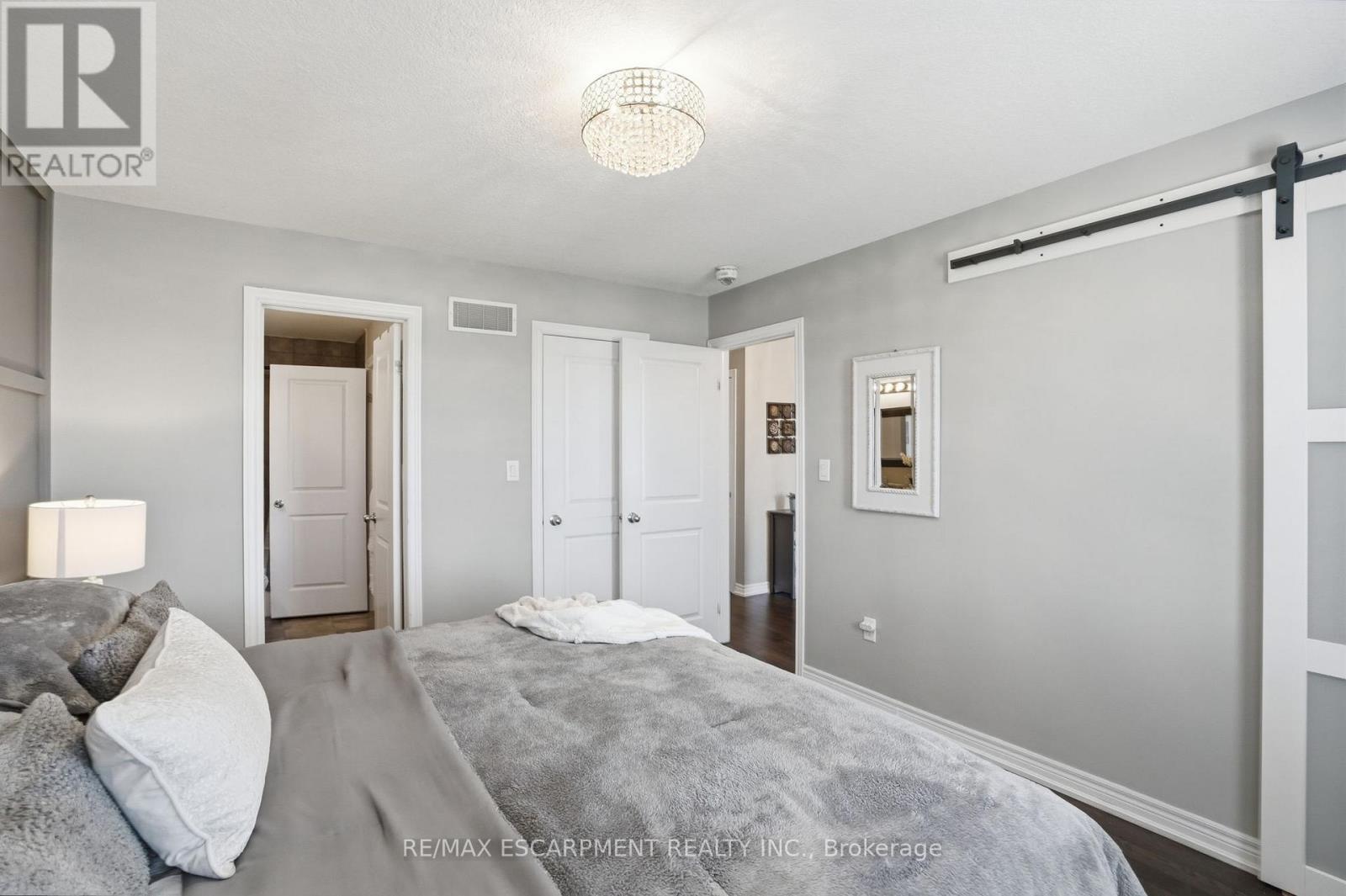 27 CROSSINGS WAY - 29