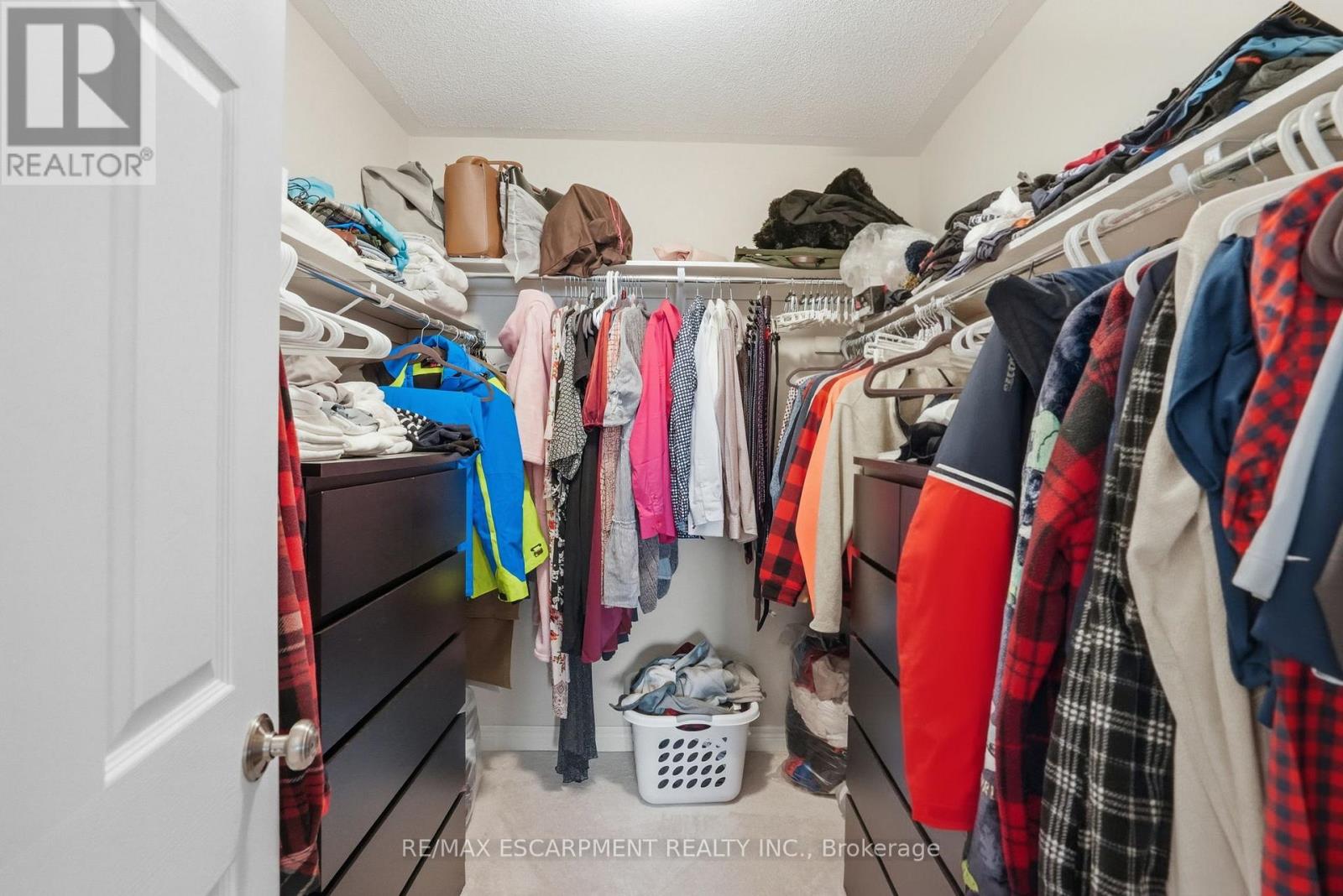 27 ROBBINS RIDGE - 32