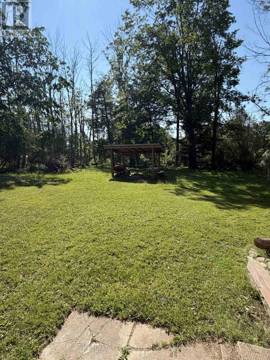 15 POPLAR CRESCENT - 14