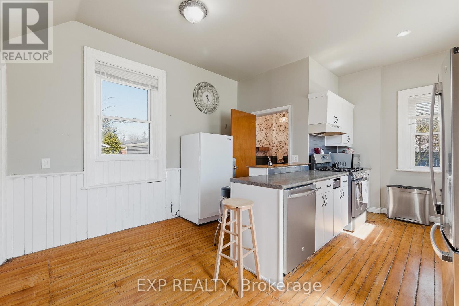 17 ALLAN STREET W - 10