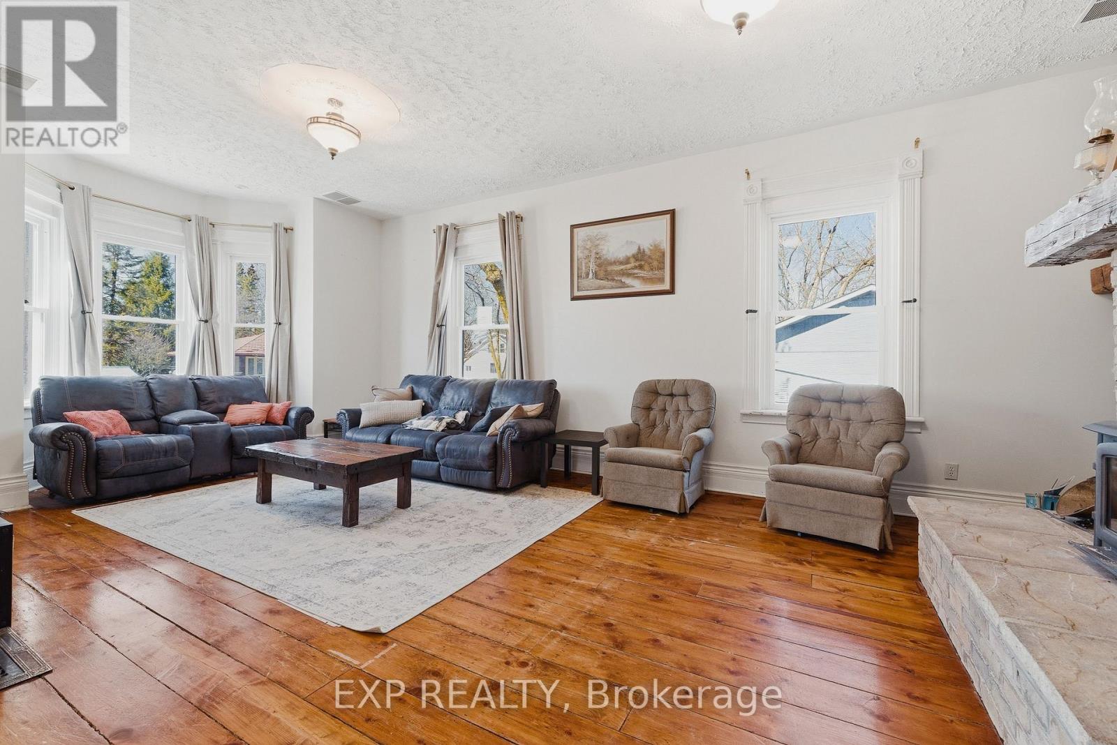 17 ALLAN STREET W - 4