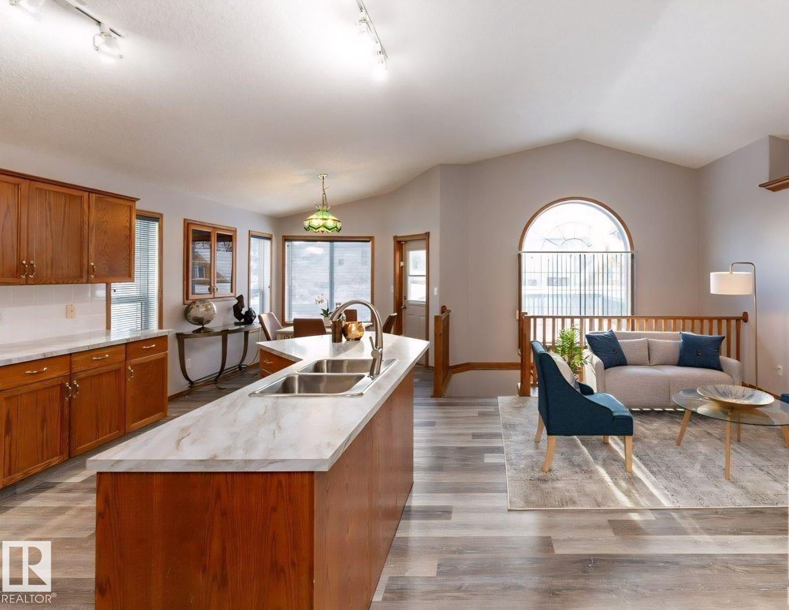 49 HERITAGE DR - 5