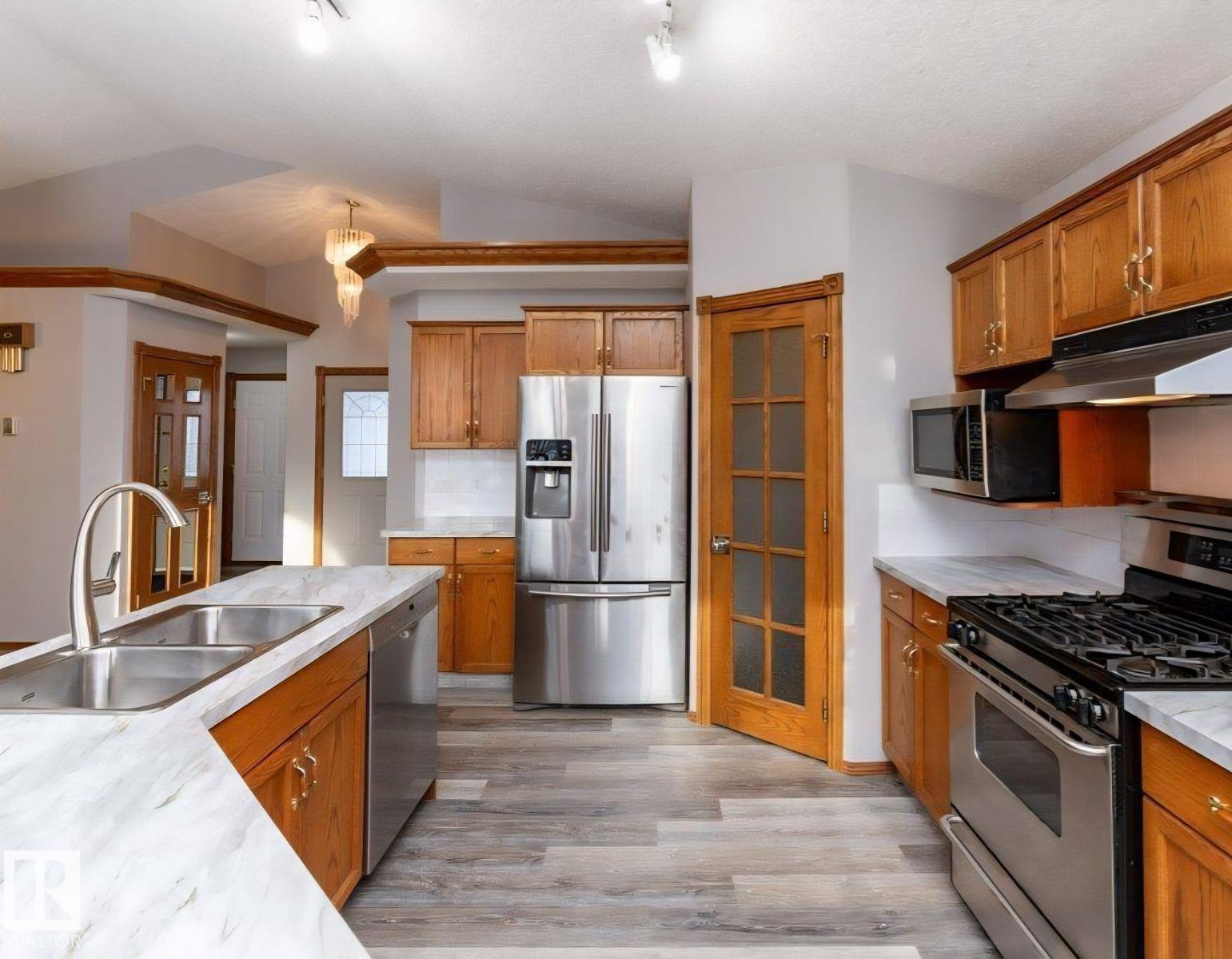 49 HERITAGE DR - 10