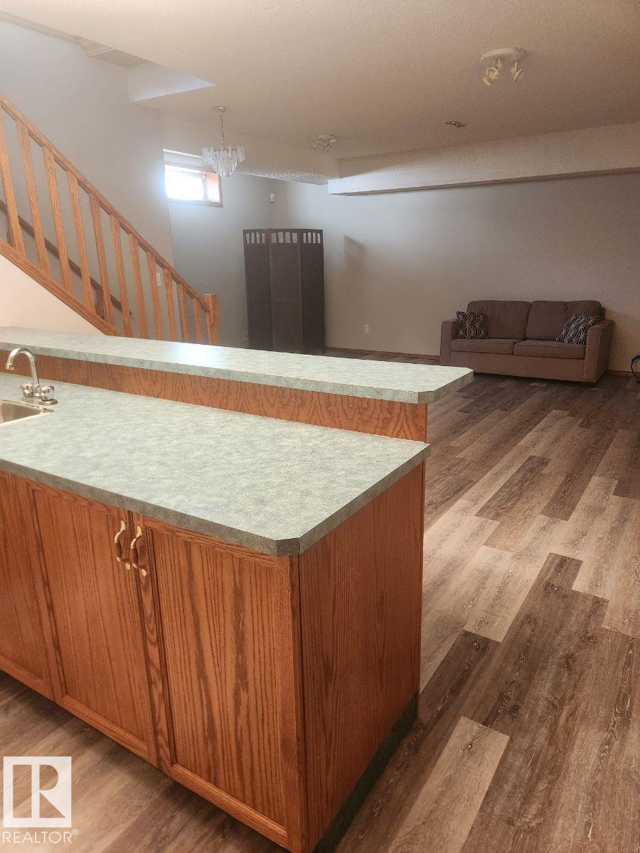49 HERITAGE DR - 23