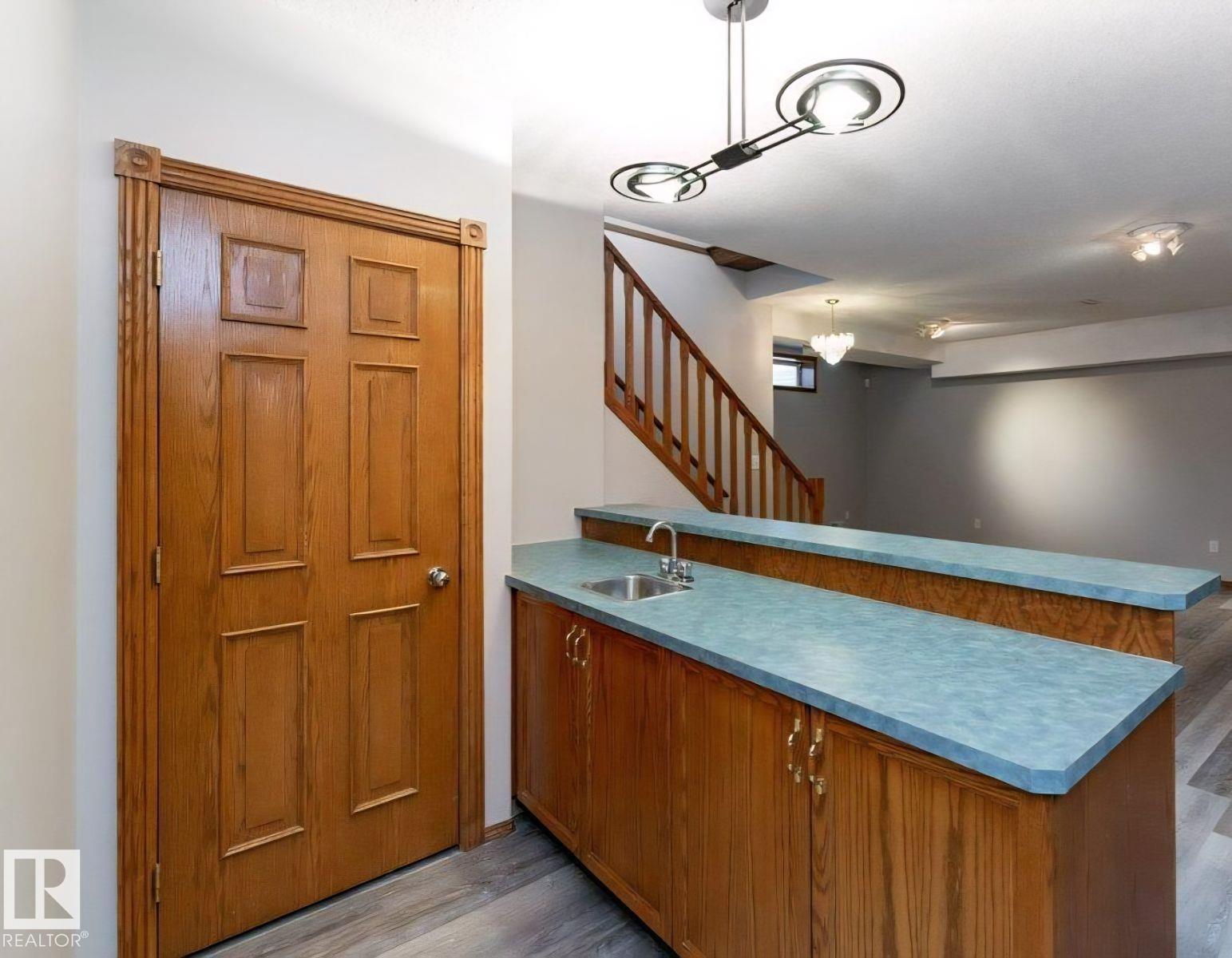 49 HERITAGE DR - 22