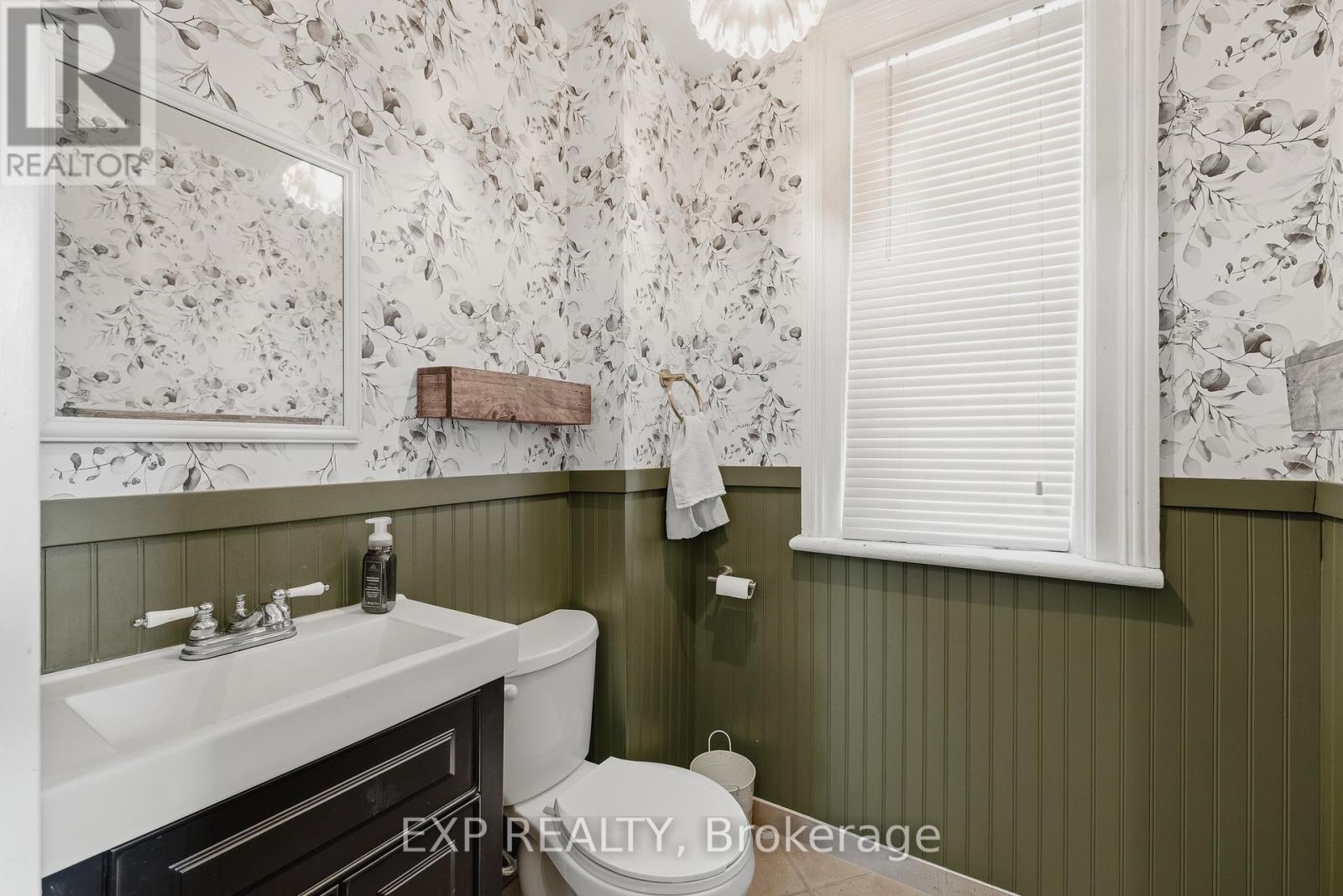 17 ALLAN STREET W - 16