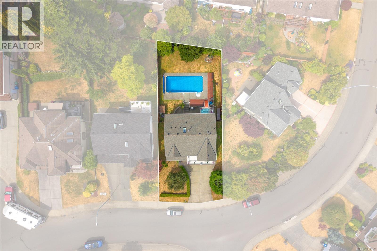 5425 Leslie Cres - 10