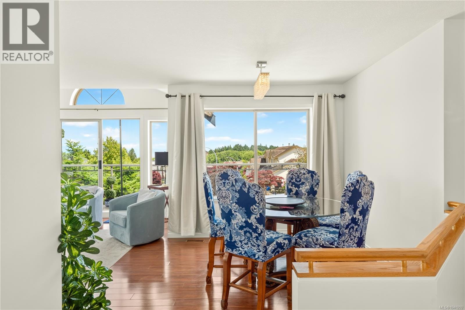 5425 Leslie Cres - 14