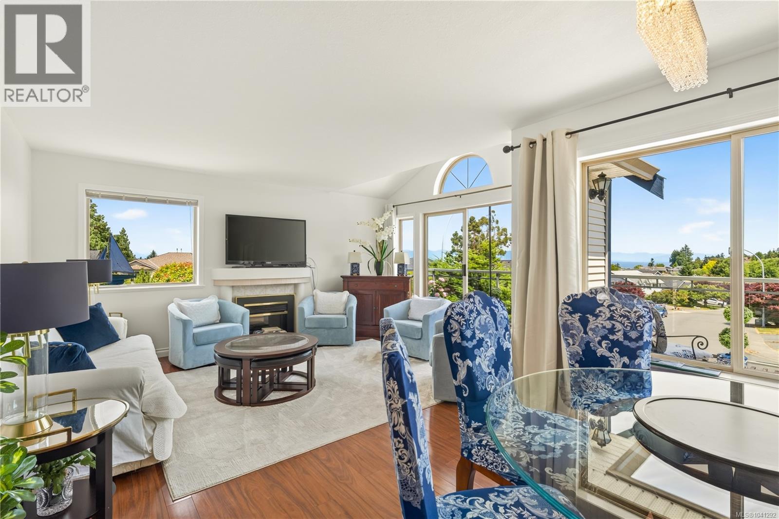 5425 Leslie Cres - Image 15