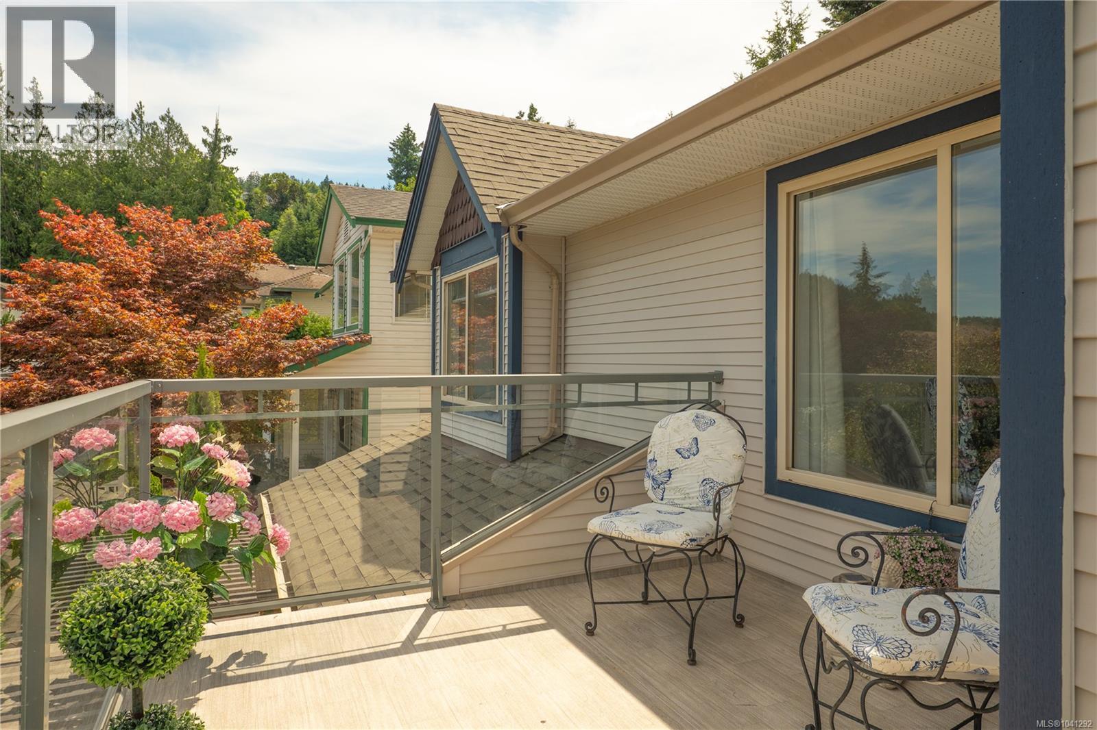 5425 Leslie Cres - Image 24