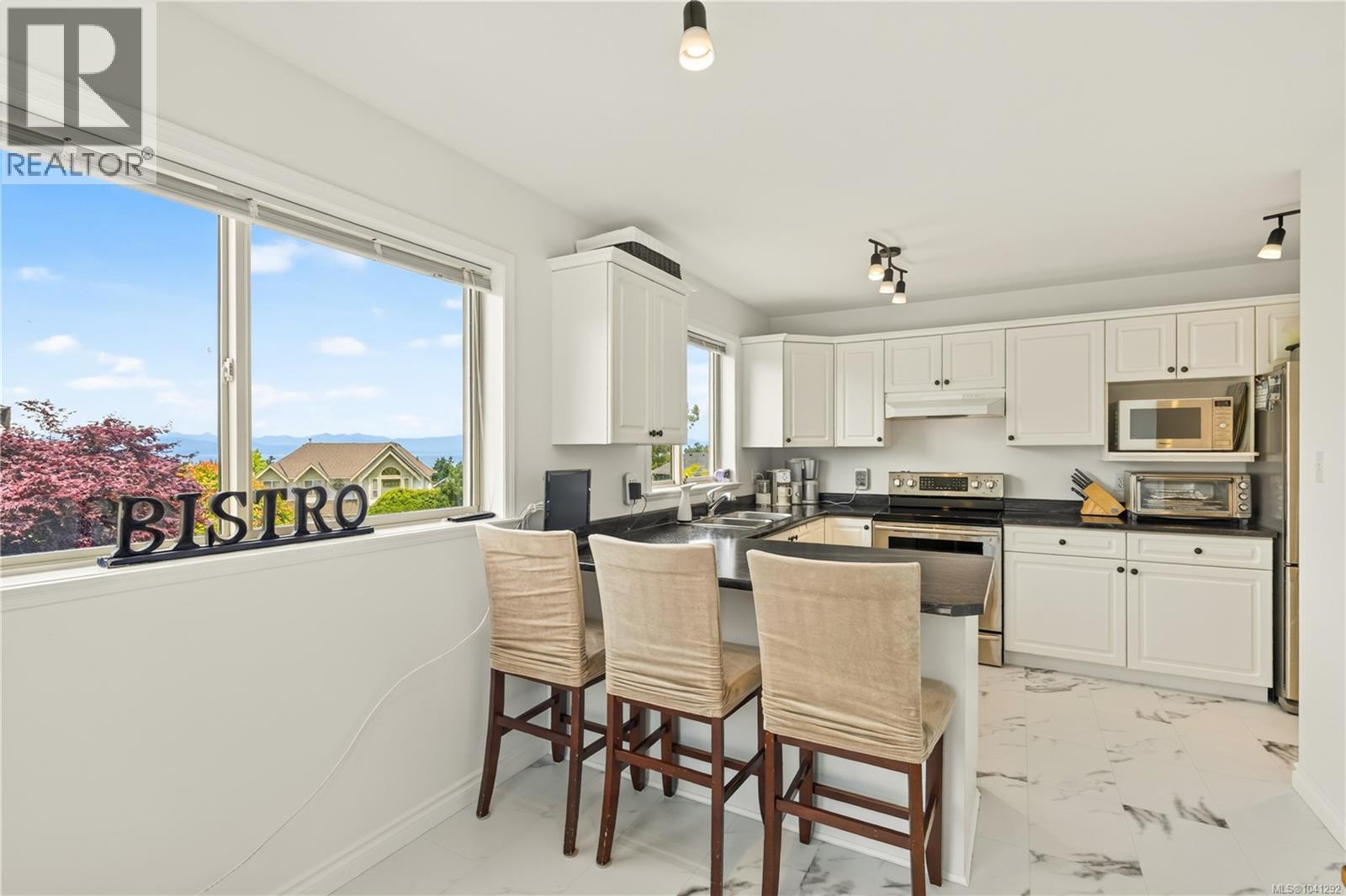 5425 Leslie Cres - 27
