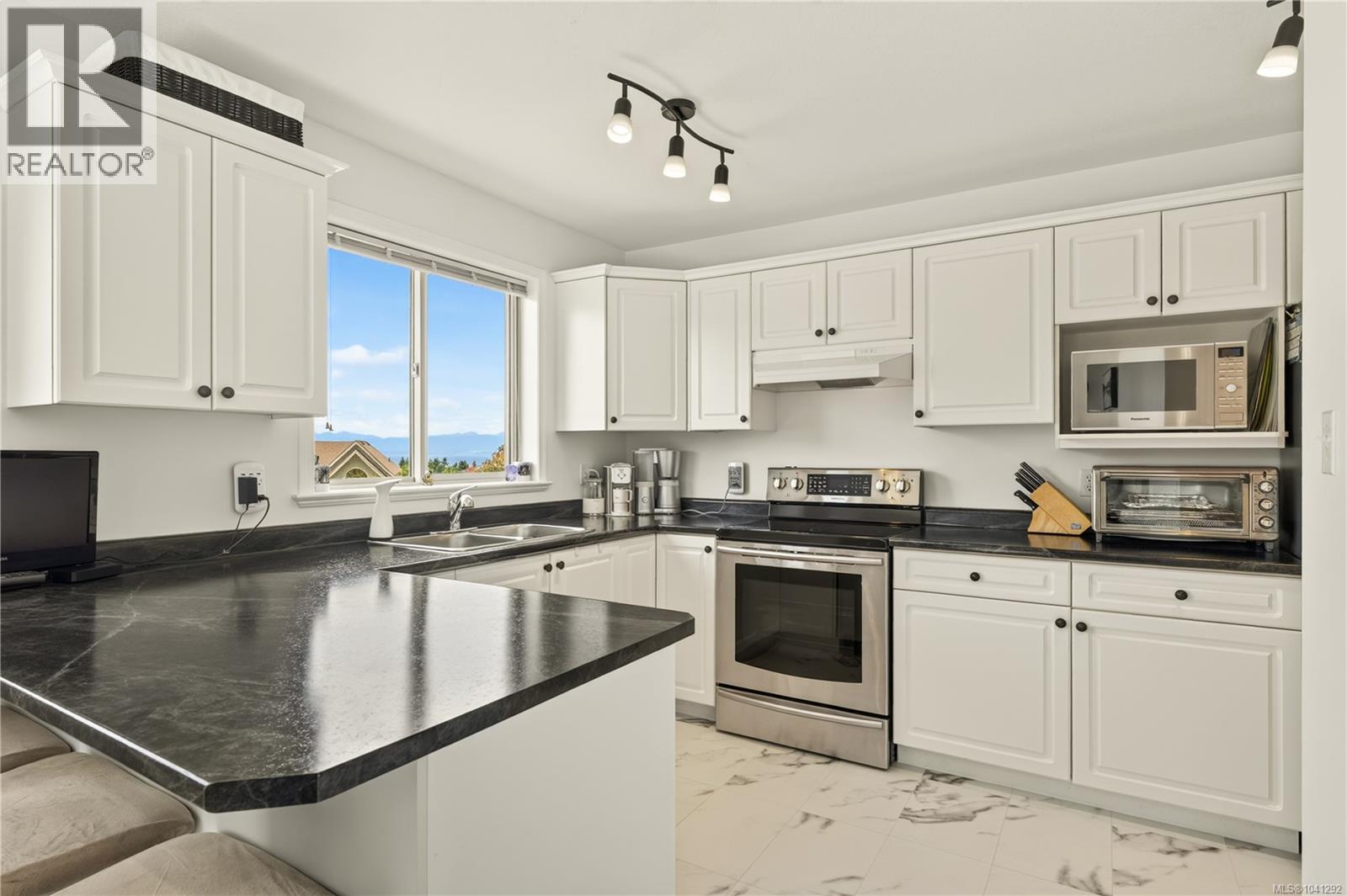 5425 Leslie Cres - 31
