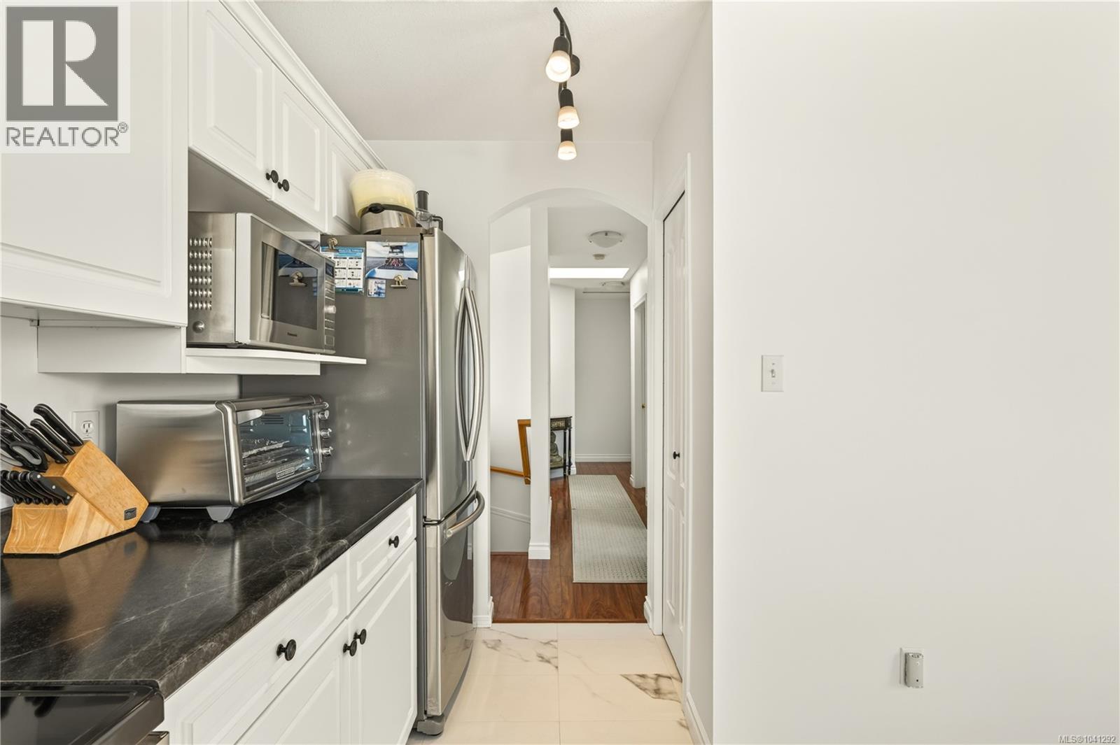 5425 Leslie Cres - Image 34