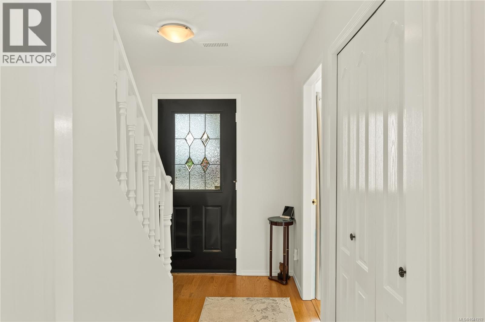 5425 Leslie Cres - Image 35