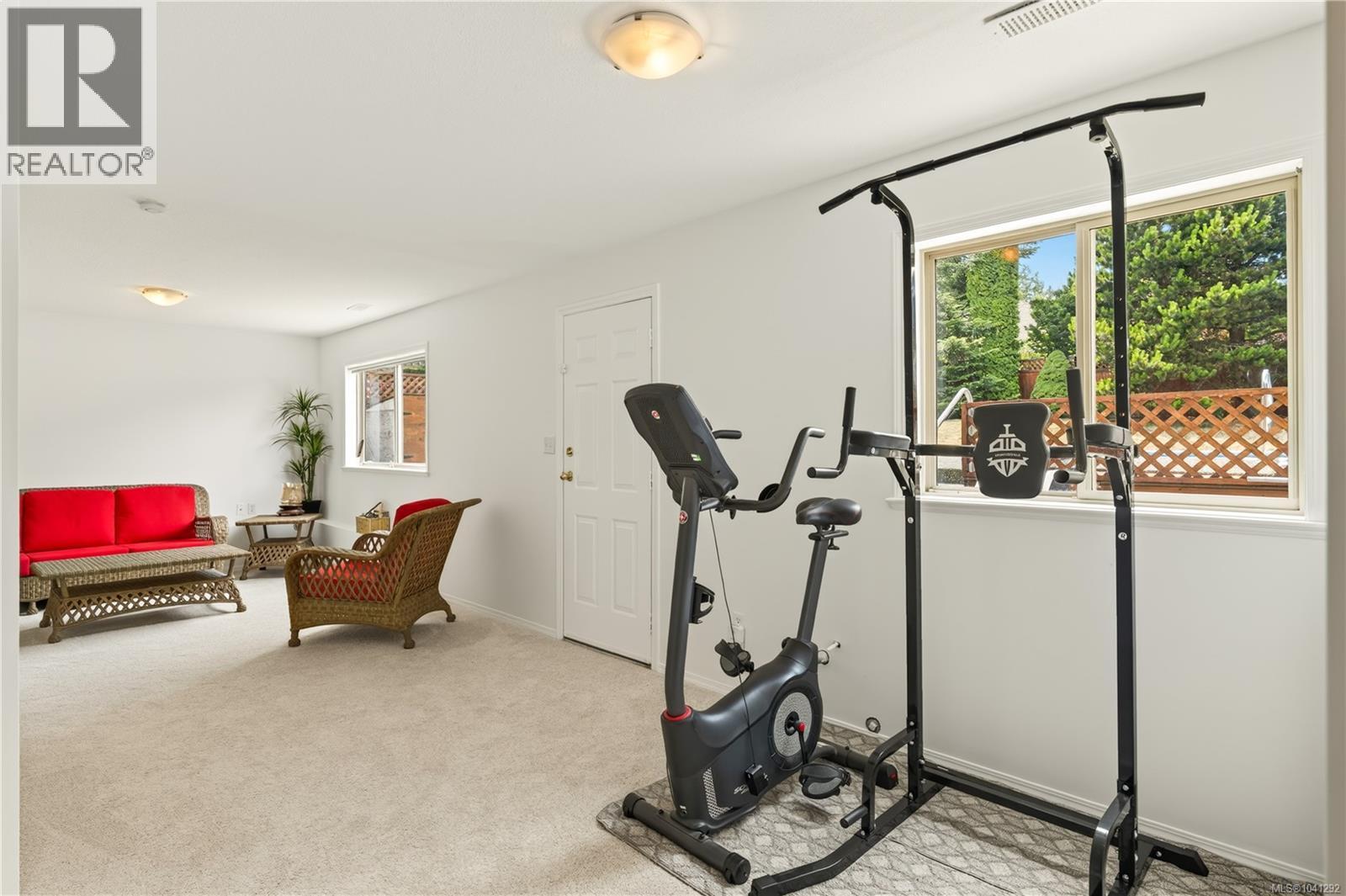 5425 Leslie Cres - Image 42