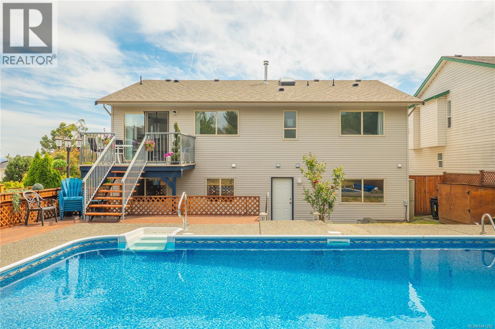 5425 Leslie Cres - Image 48