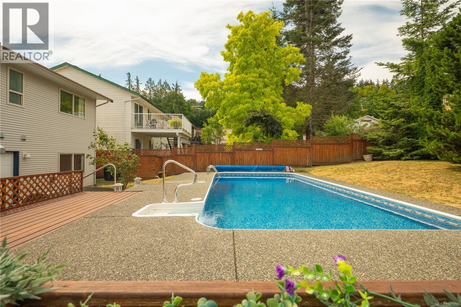5425 Leslie Cres - Image 52