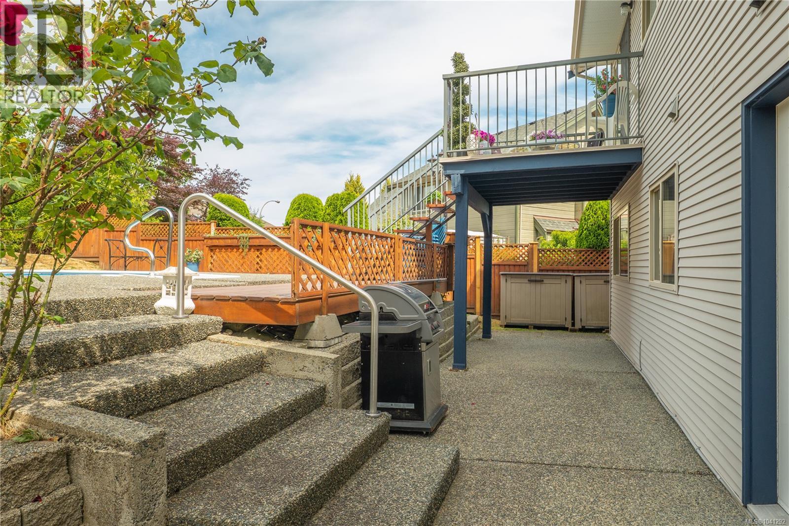 5425 Leslie Cres - Image 53