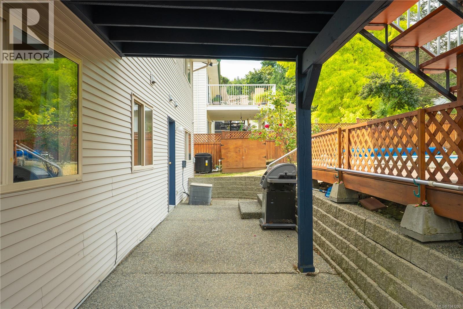 5425 Leslie Cres - Image 54