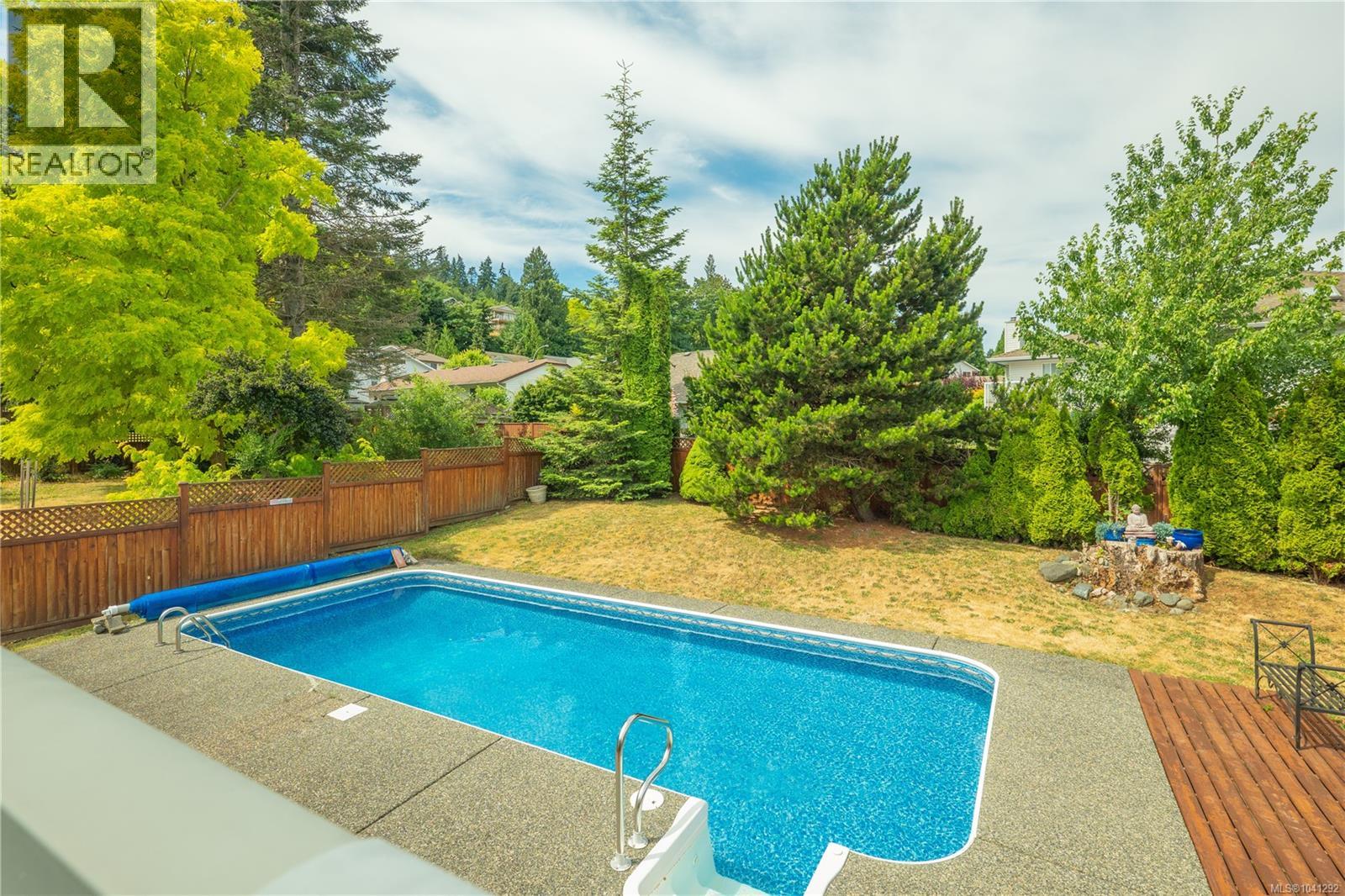 5425 Leslie Cres - Image 6