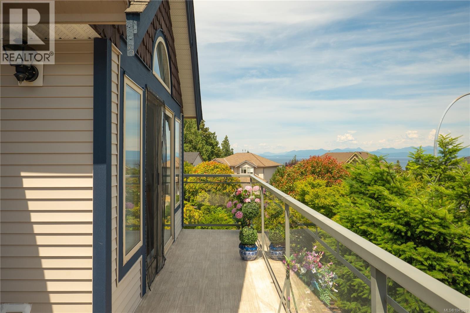 5425 Leslie Cres - 8