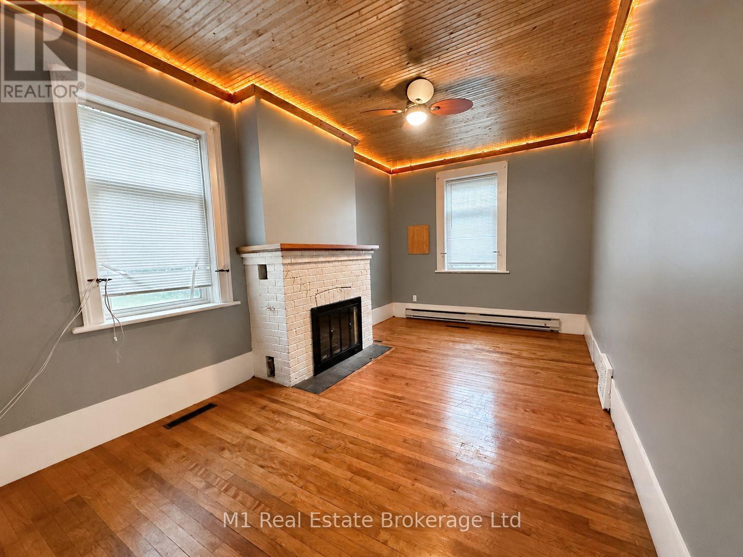 223 ST. GEORGE STREET E - 10
