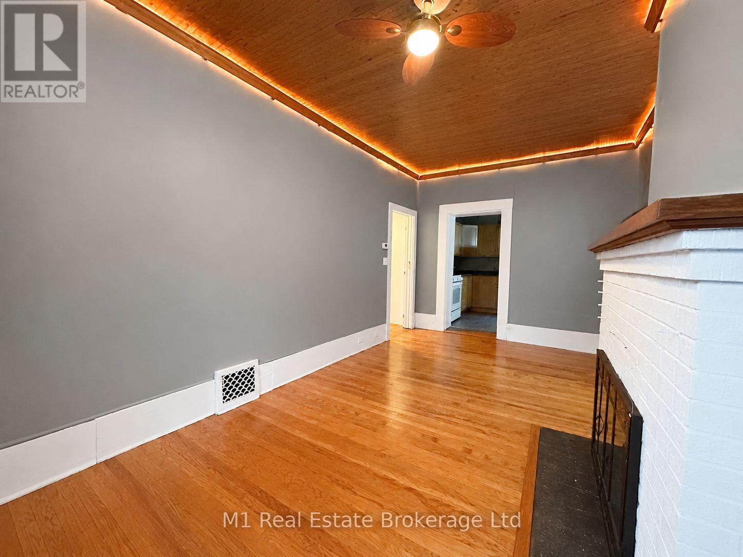 223 ST. GEORGE STREET E - 11