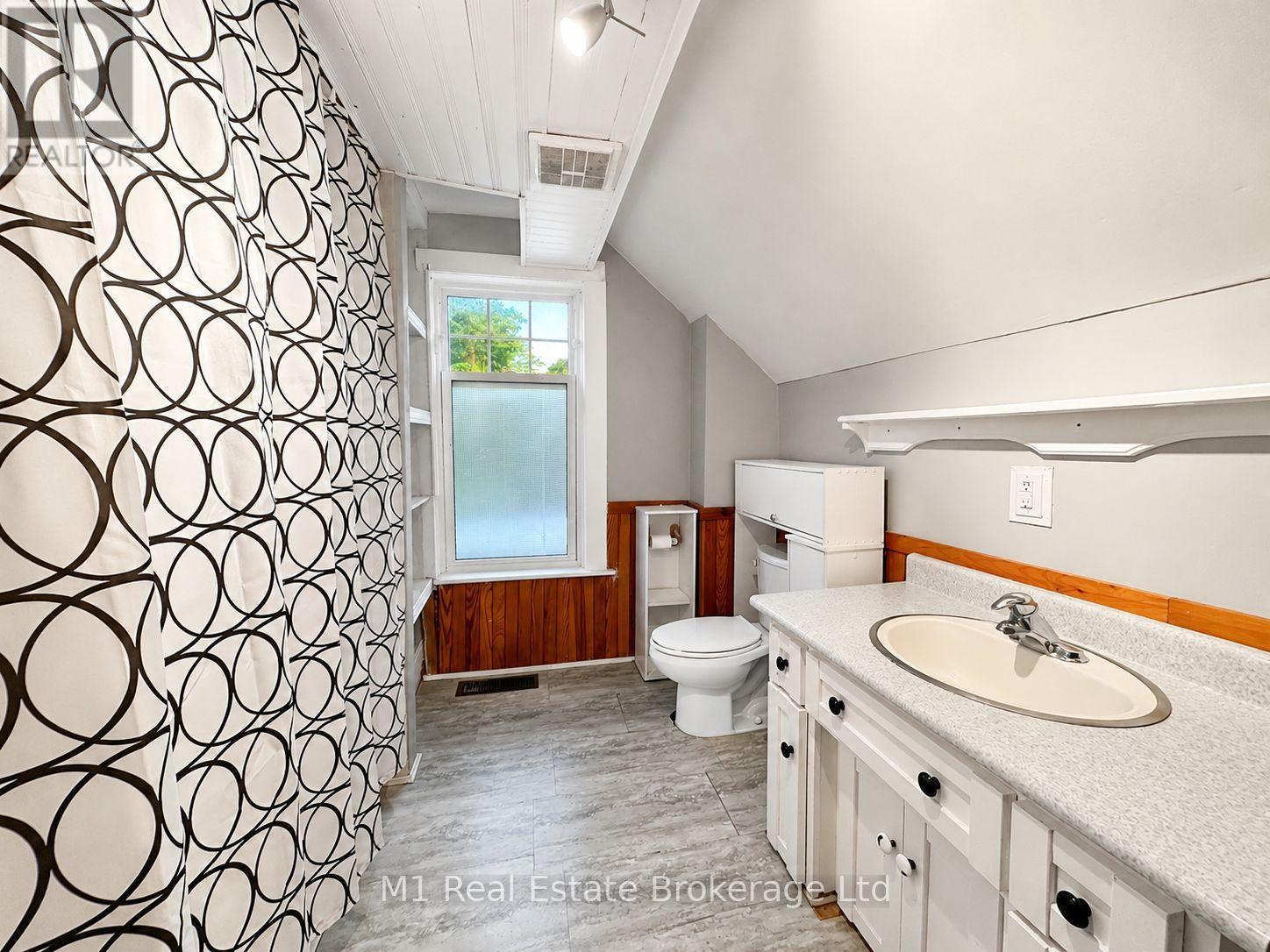 223 ST. GEORGE STREET E - 19