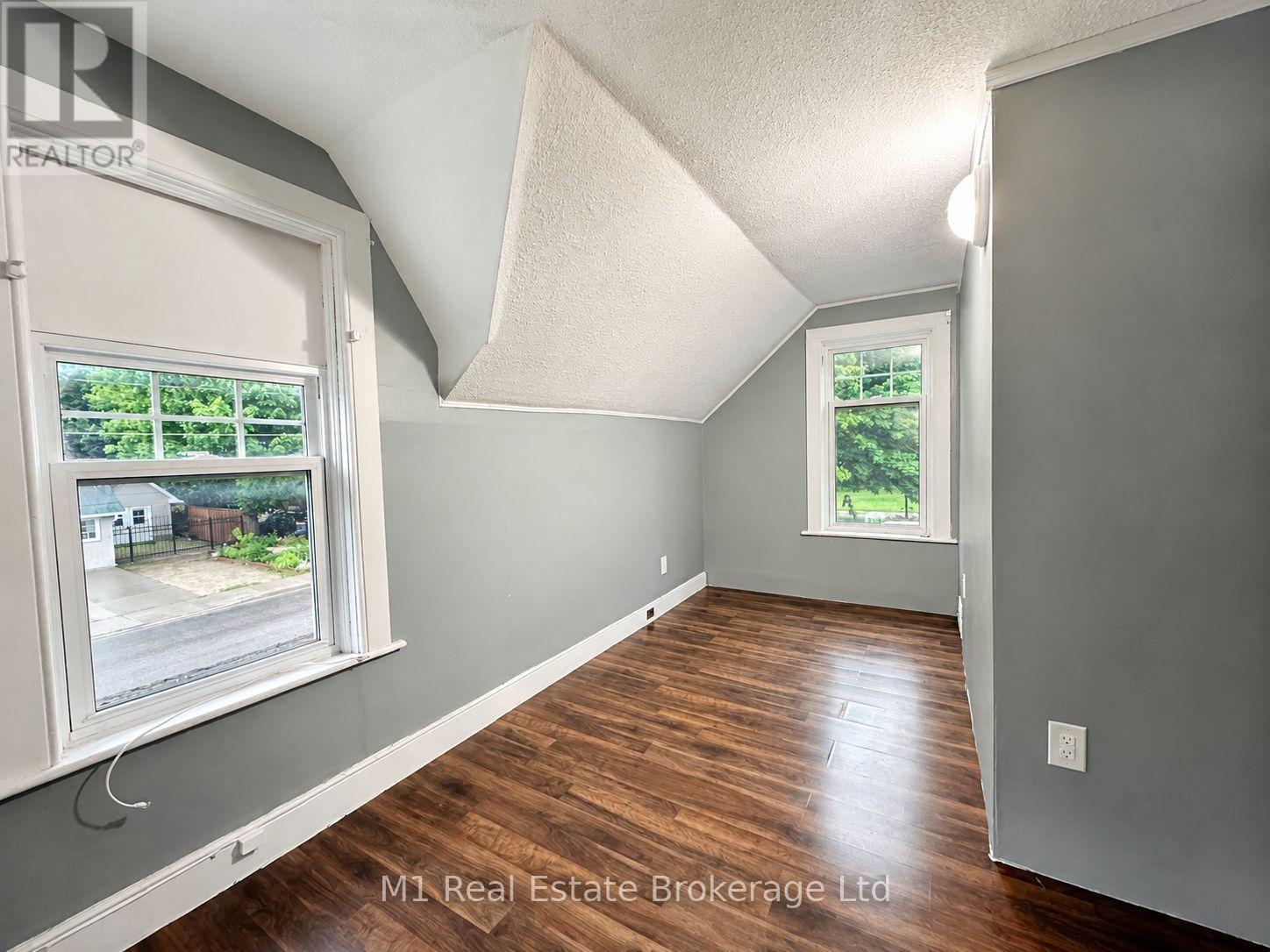 223 ST. GEORGE STREET E - 20