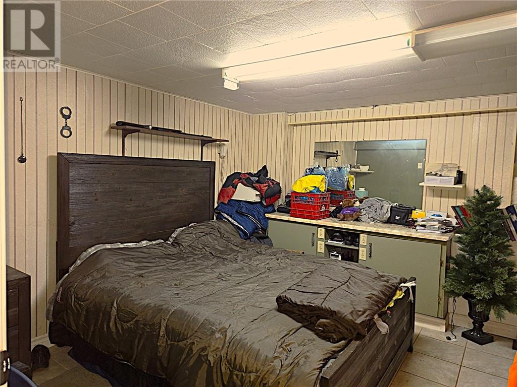 61 Gilbert - 14