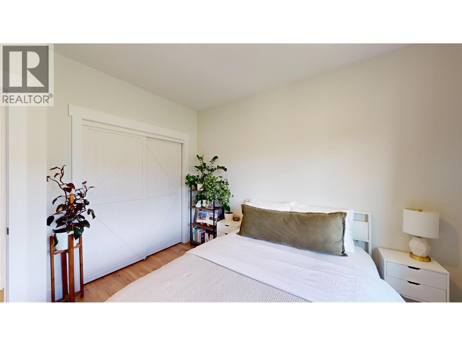 825 Selkirk Drive - 27